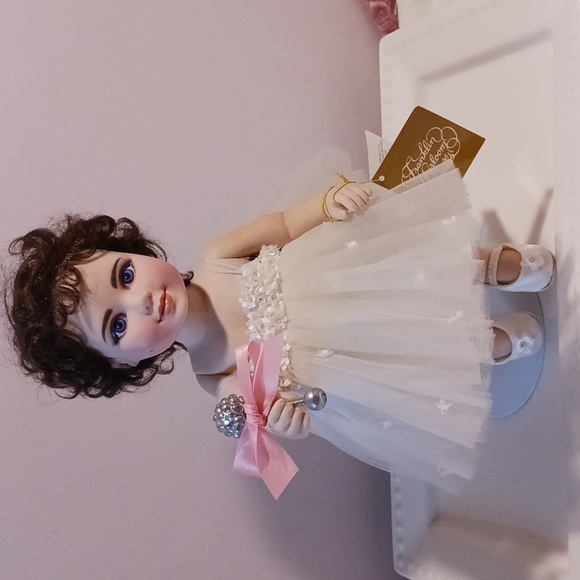 ❤️ Gorgeous Porcelain Elizabeth Taylor Baby Doll Franklin Heirloom Dolls 👑 - Picture 10 of 10
